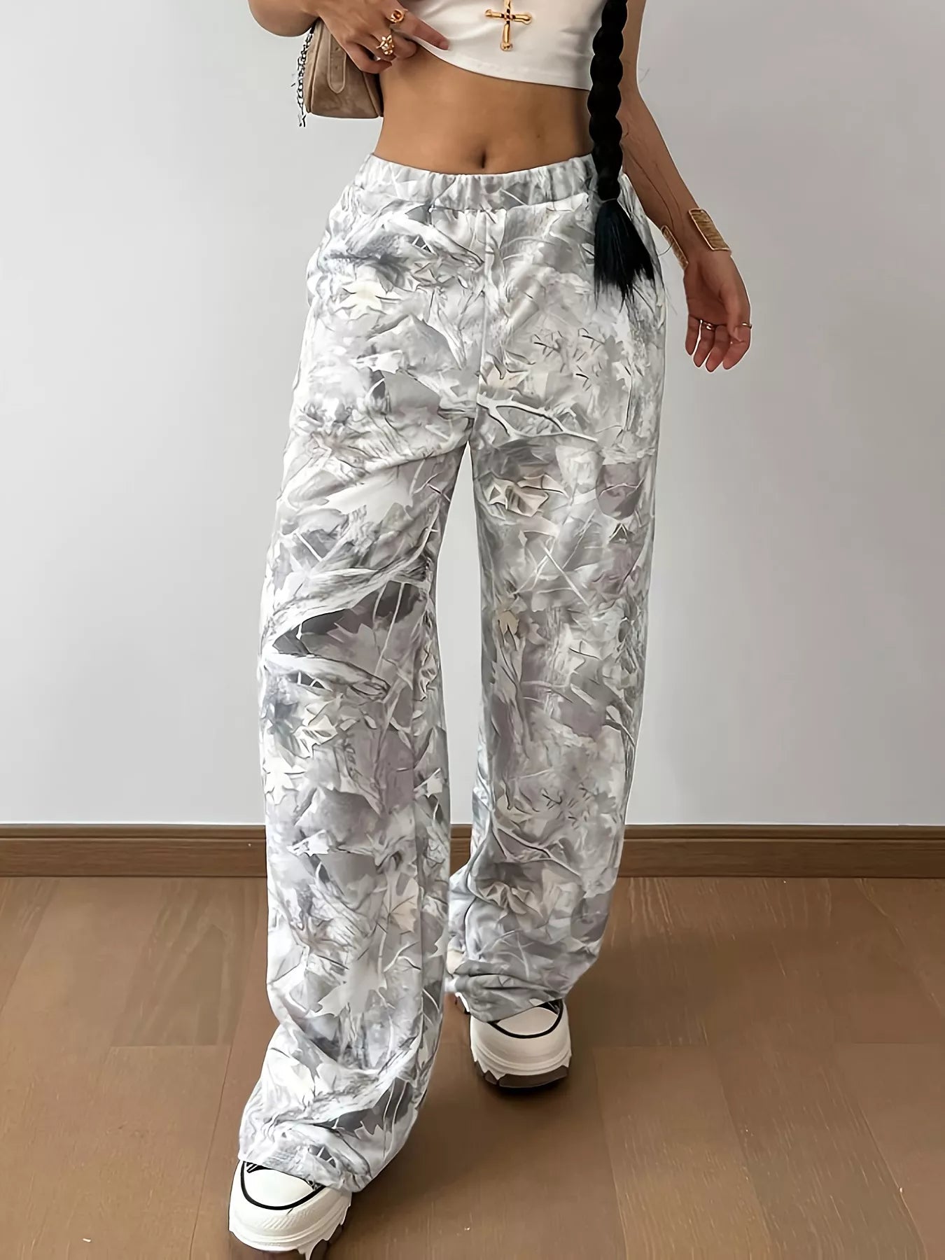 Bold Abstract Print Wide Leg Women's Pants with Handy Side Pockets – Perfect for Casual Outings