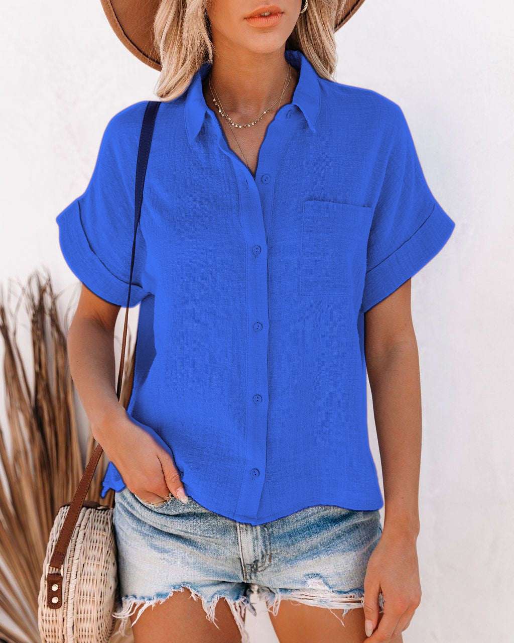 Relaxed-fit linen shirt ideal for beach days or brunch outings