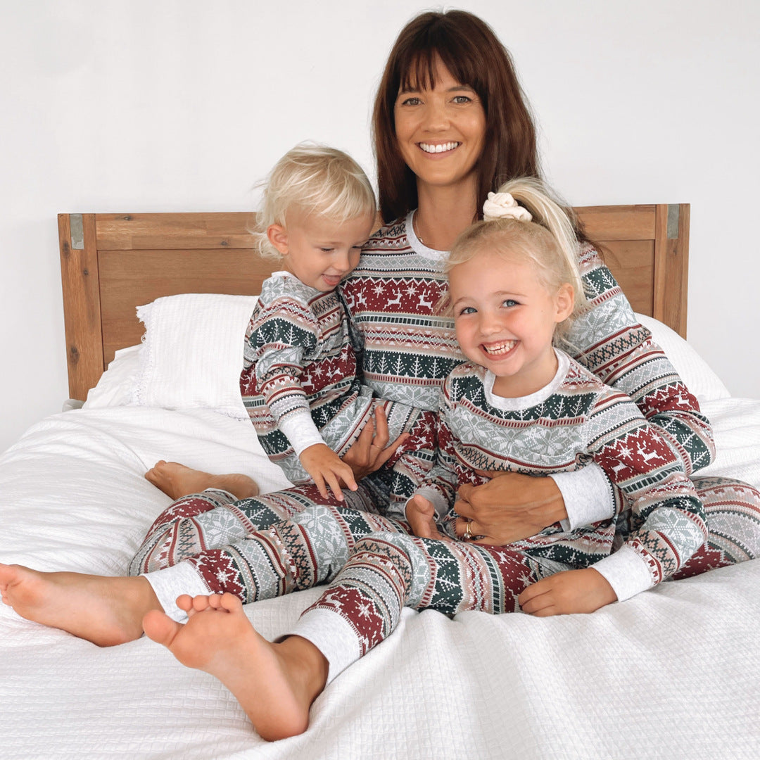 Soft polyester Christmas family pajamas for all sizes