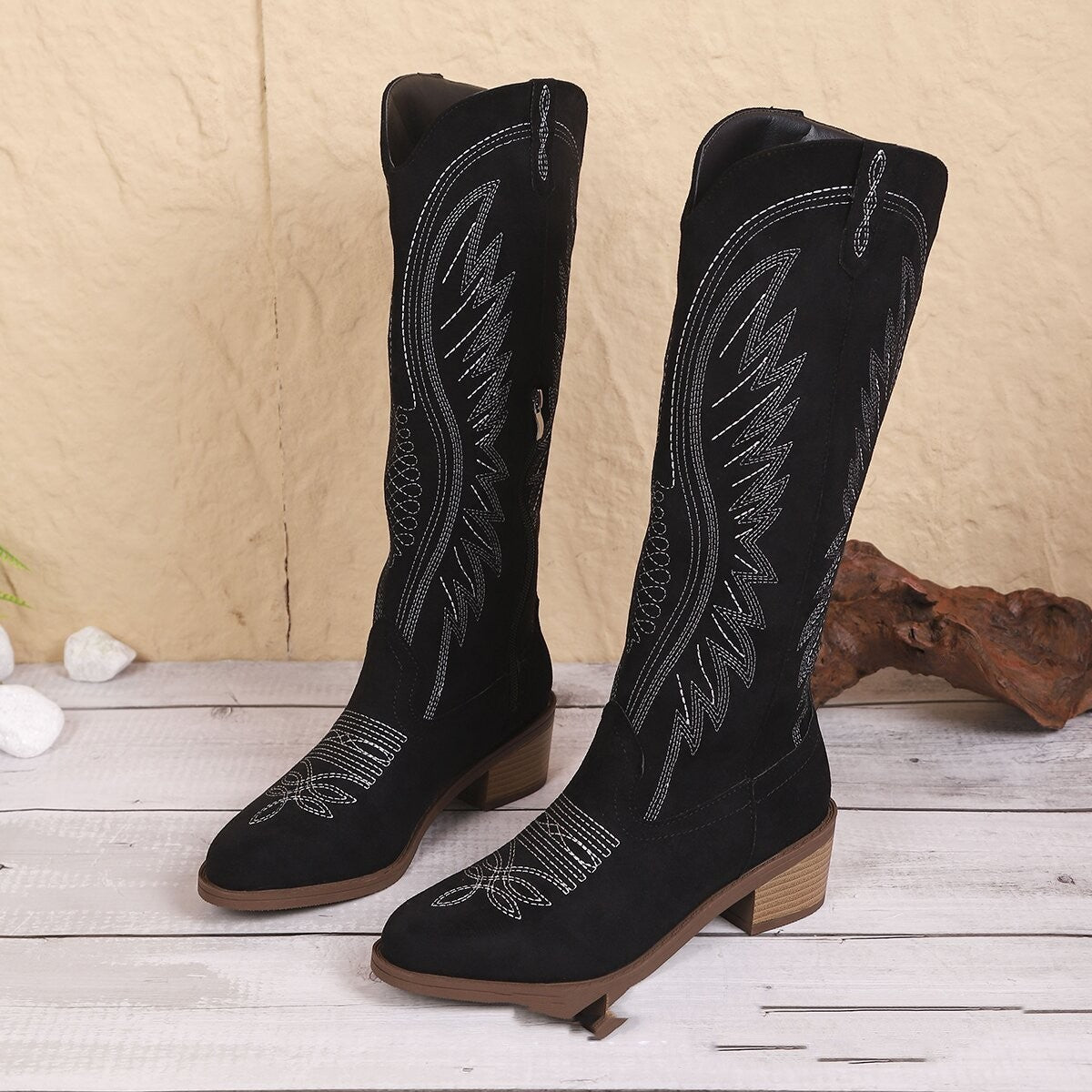 V Cut Martin Boots – stylish mid heel 3–5 cm for stable stride