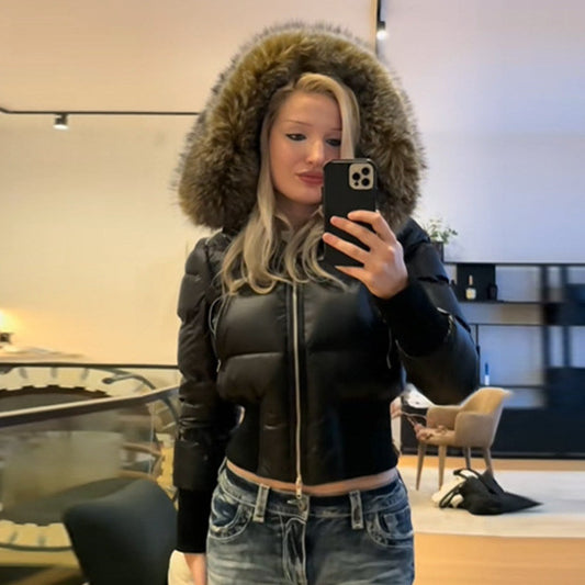 Detachable sleeve hooded coat full zip front closure in black polyester, faux fur collar hooded coat finish