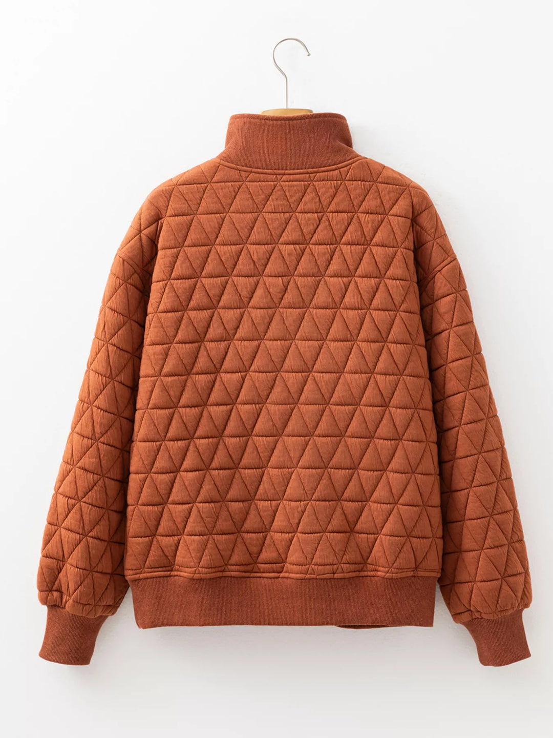 Back view geometric diamond quilting pattern on women&