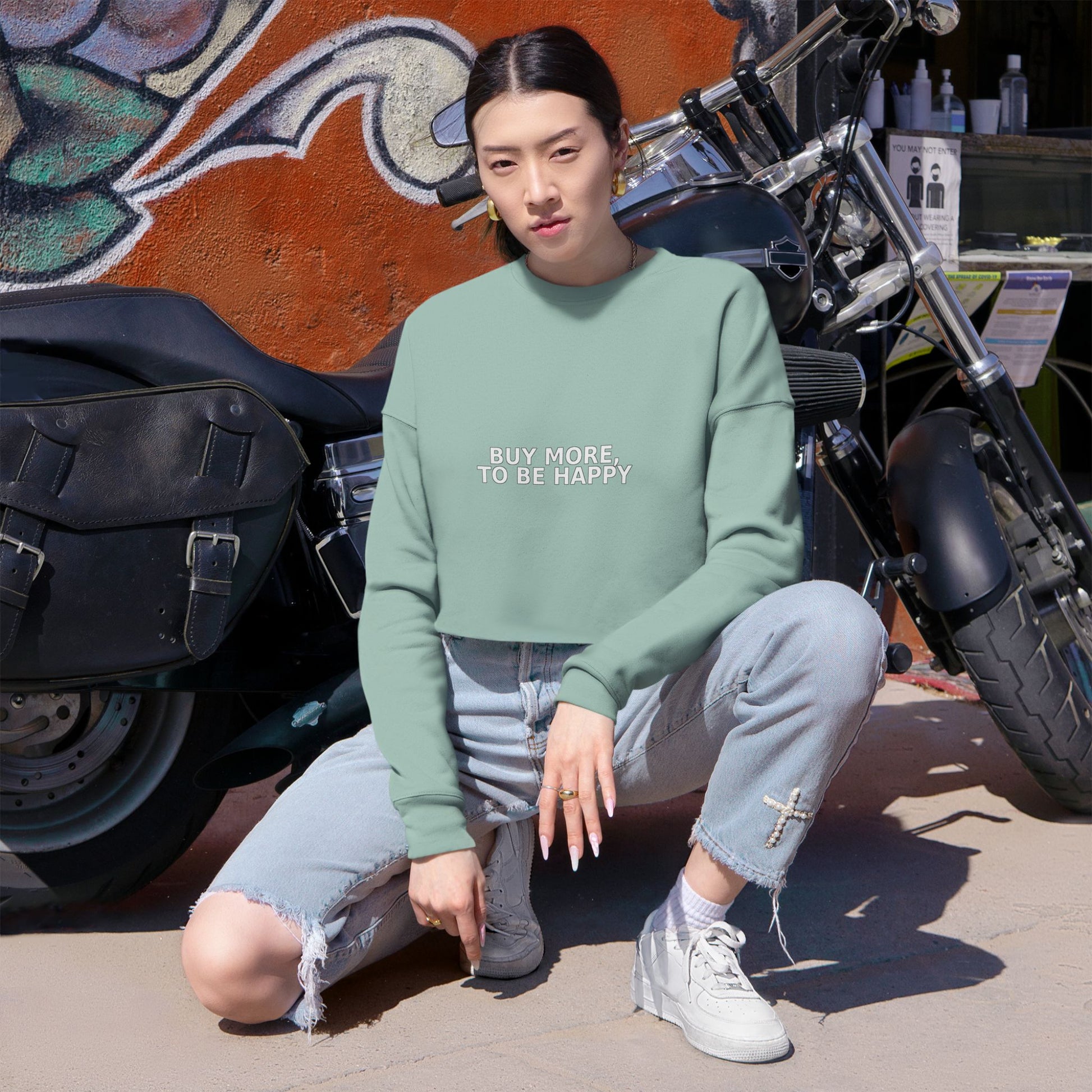 Women's Cropped Sweatshirt - Cozy & Chic Fall Essential