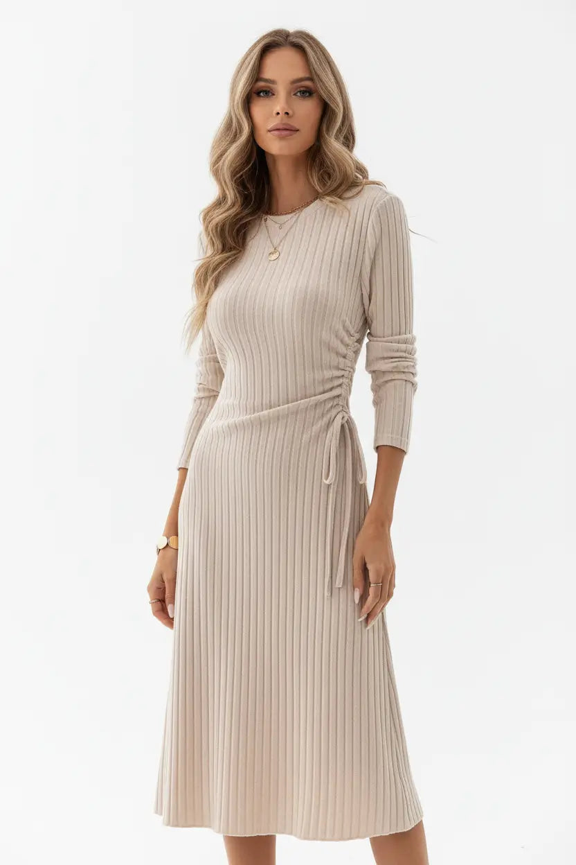 Polyester pullover dress waist elastic close detail