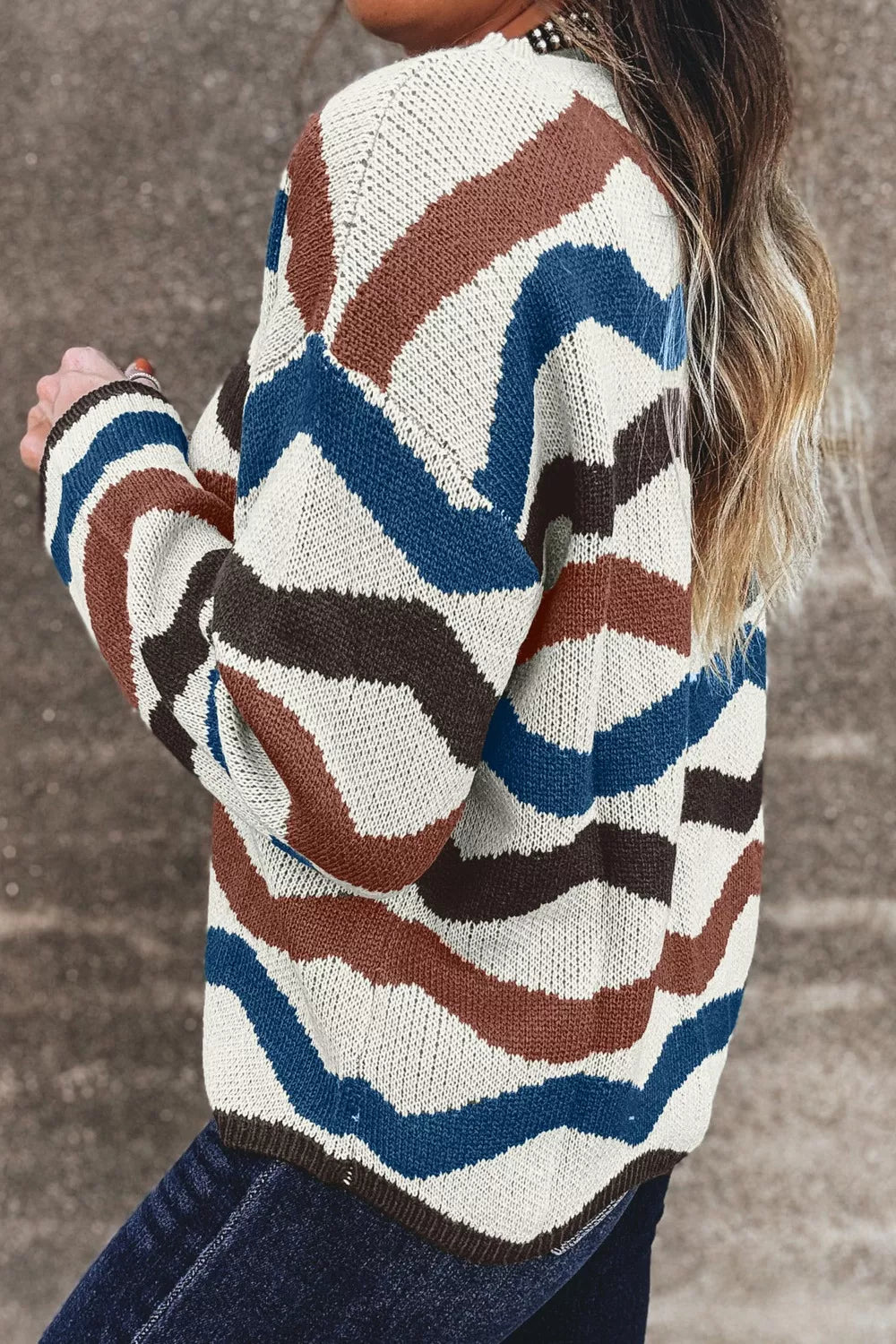 Chevron striped round neck sweater sleeve detail with long sleeve length and smooth cuff edge, striped knit sweater
