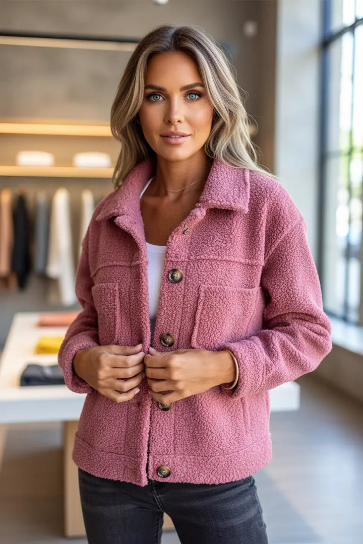 warm short coat women fleece lamb wool look with button closure
