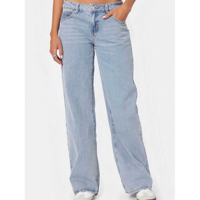 mopping jeans full body look emphasizing vertical line effect