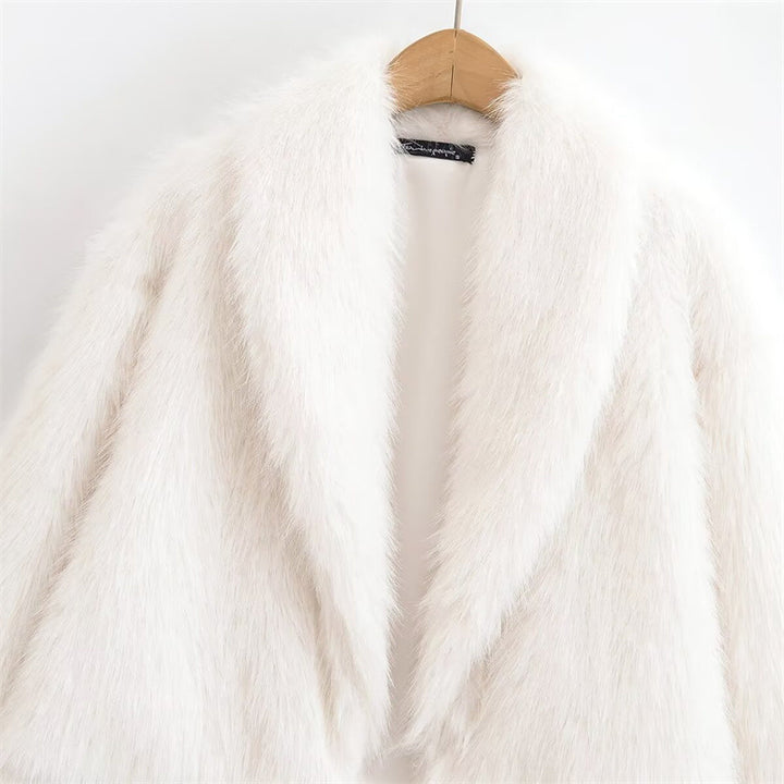 Close view of the white jacket&