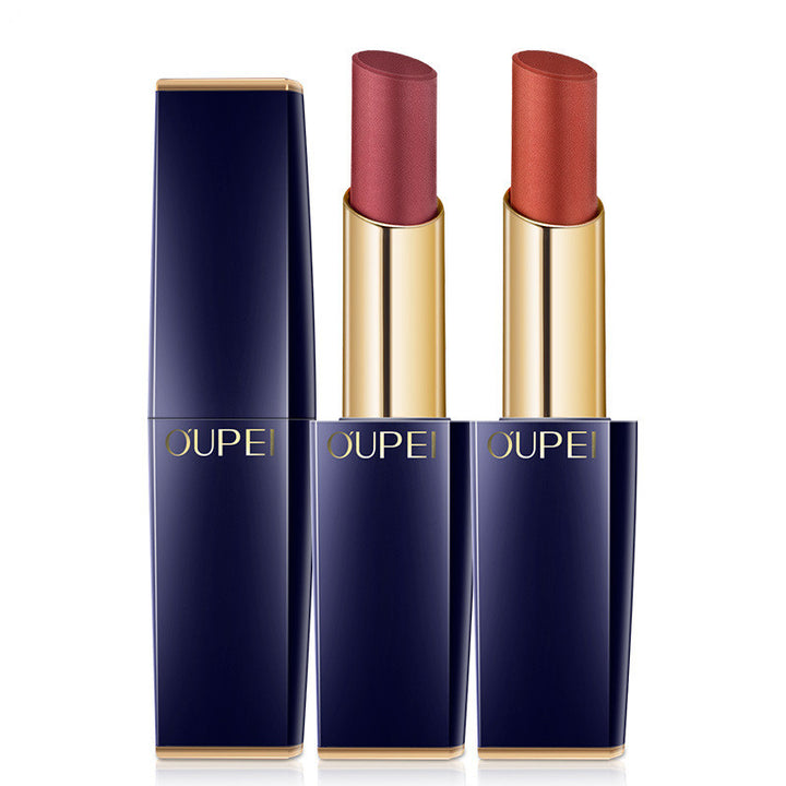 Hydrating lipstick balm for clean makeup styling, beauty care and everyday use