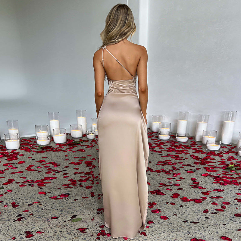 Backless slit evening dress with one-shoulder silhouette