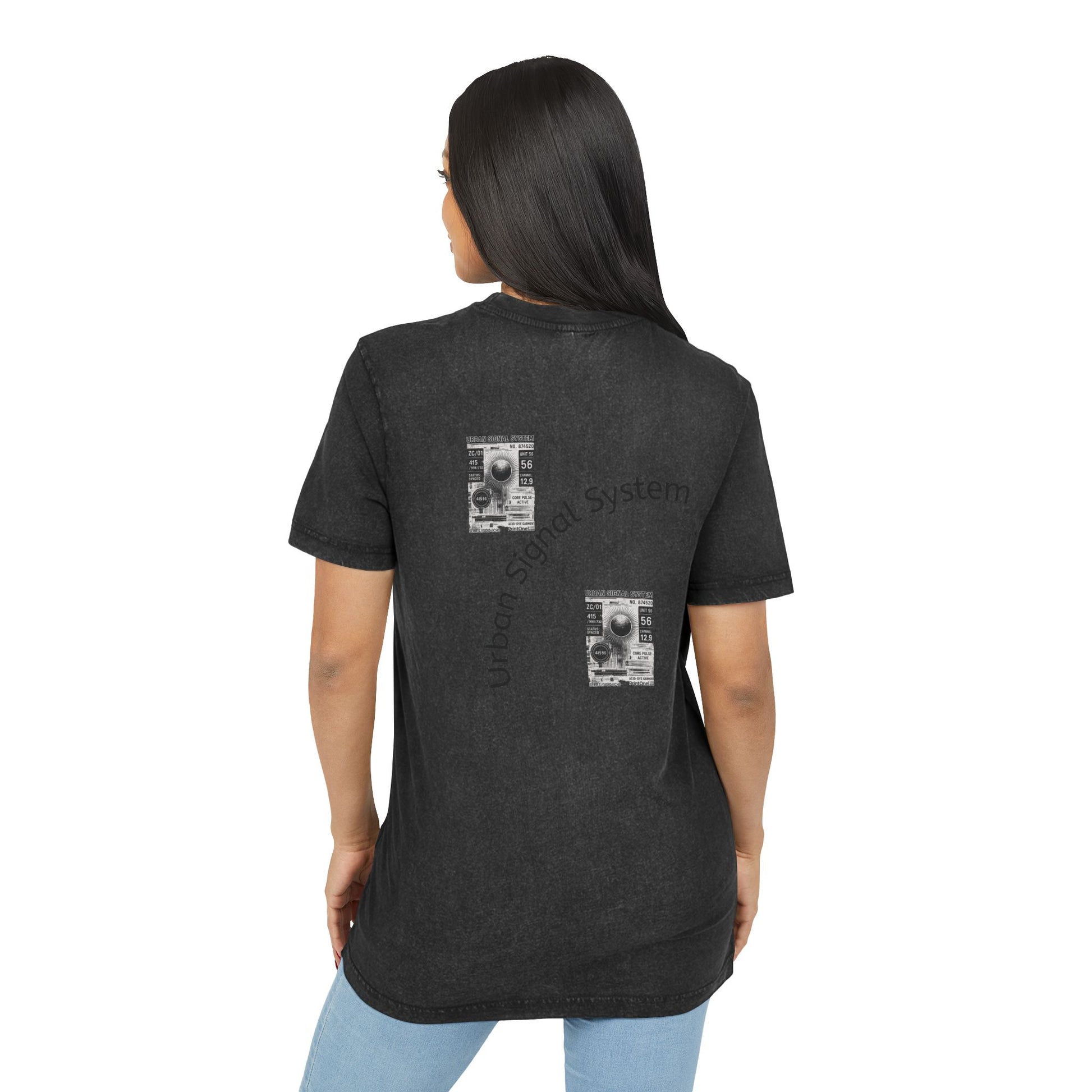 Acid Washed Tee night-out look – bold retro graphic pop