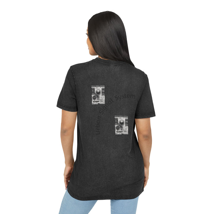 Acid Washed Tee night-out look – bold retro graphic pop