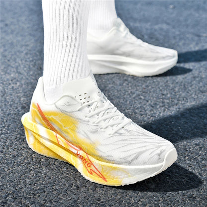 Action Pose: Men's Lightweight Sneakers in Motion for Basketball or Daily Walks