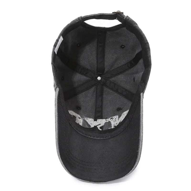 Adjustable Women’s Black Baseball Cap – lifestyle sports scene in four-season wear