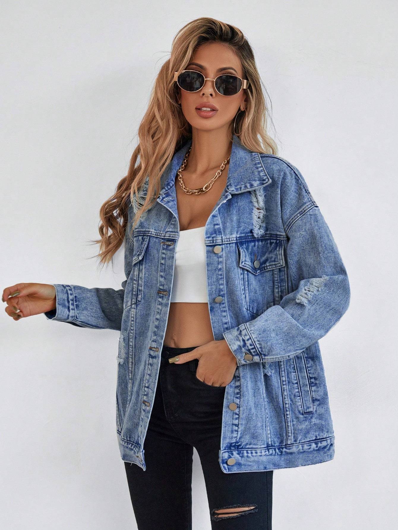 Blue denim women’s jacket – everyday city-ready look