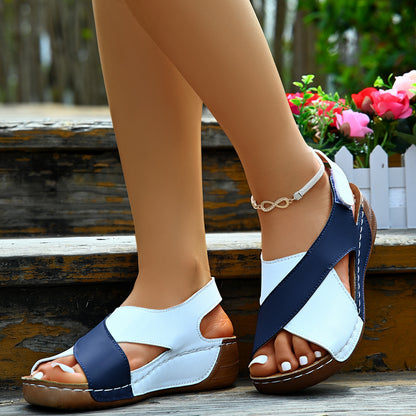 Blue & white colorblock wedge sandals – airy summer outfit