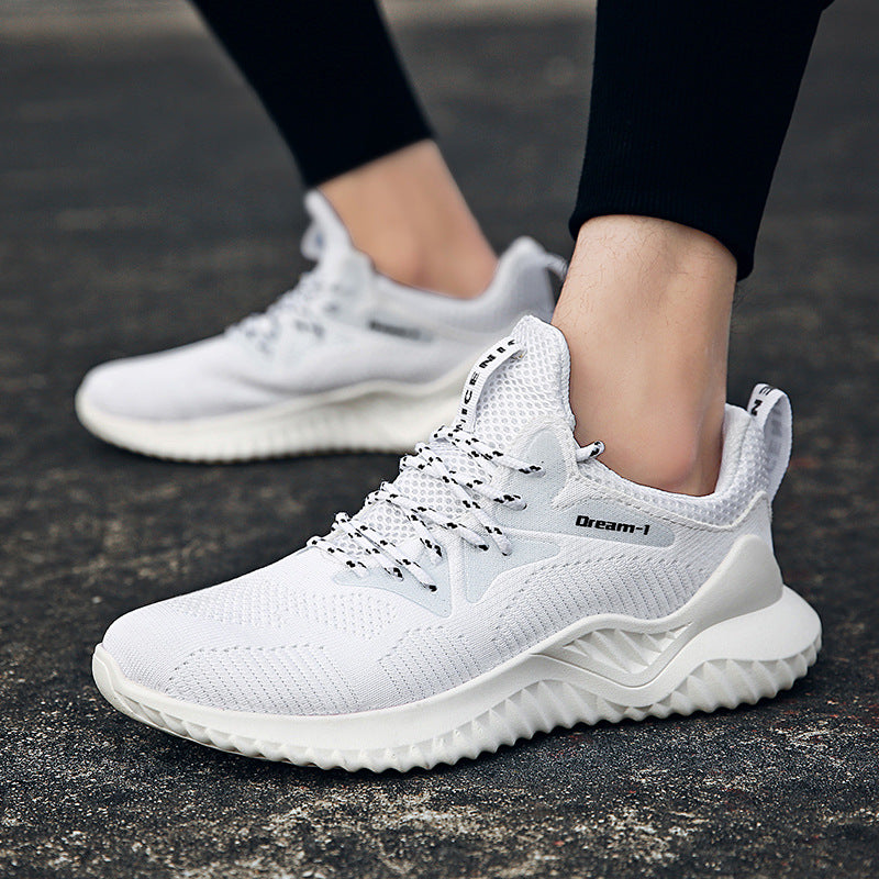 Breathable running shoes – lightweight mesh upper close-up