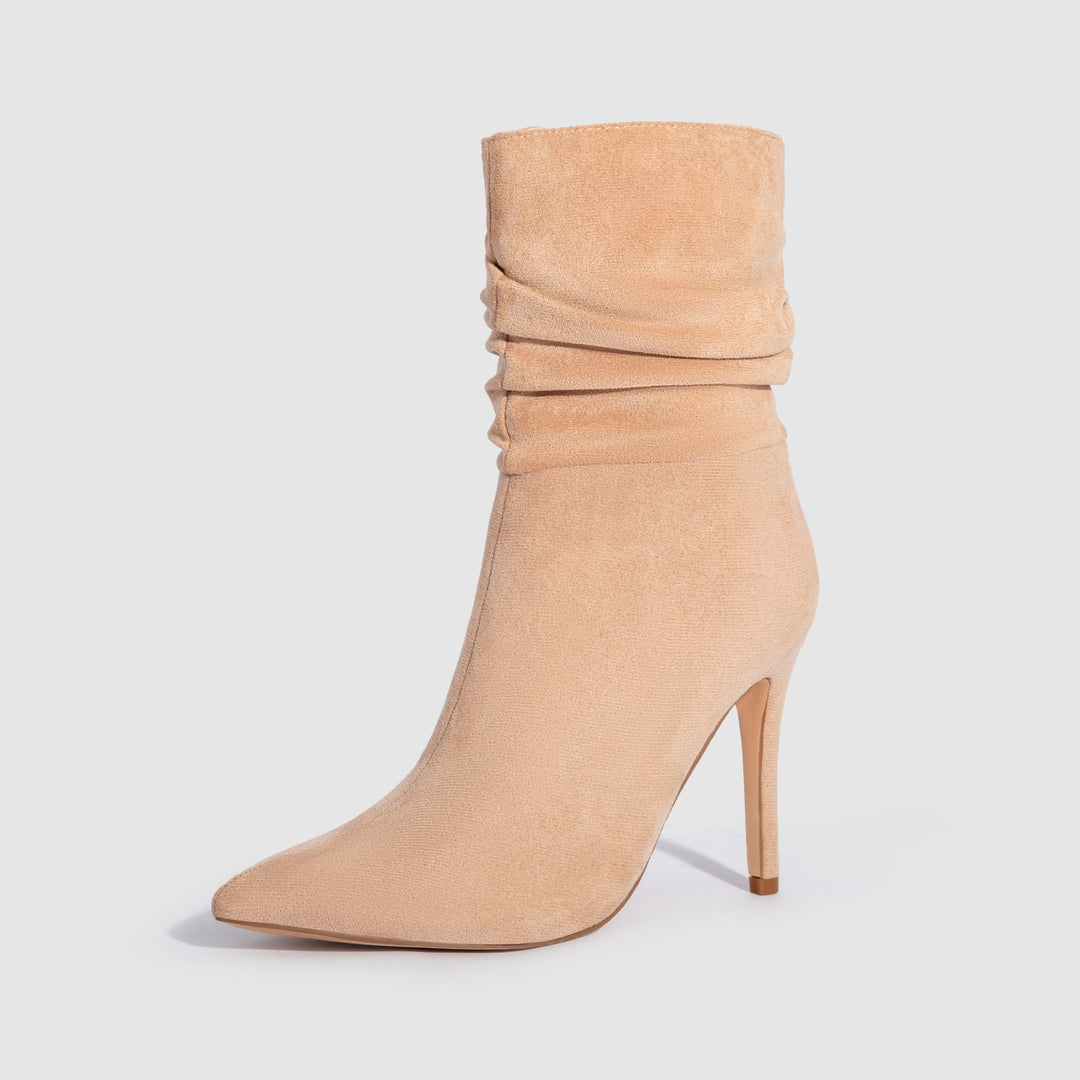 Brown suede pointed high heel boots – timeless fashion meets everyday comfort