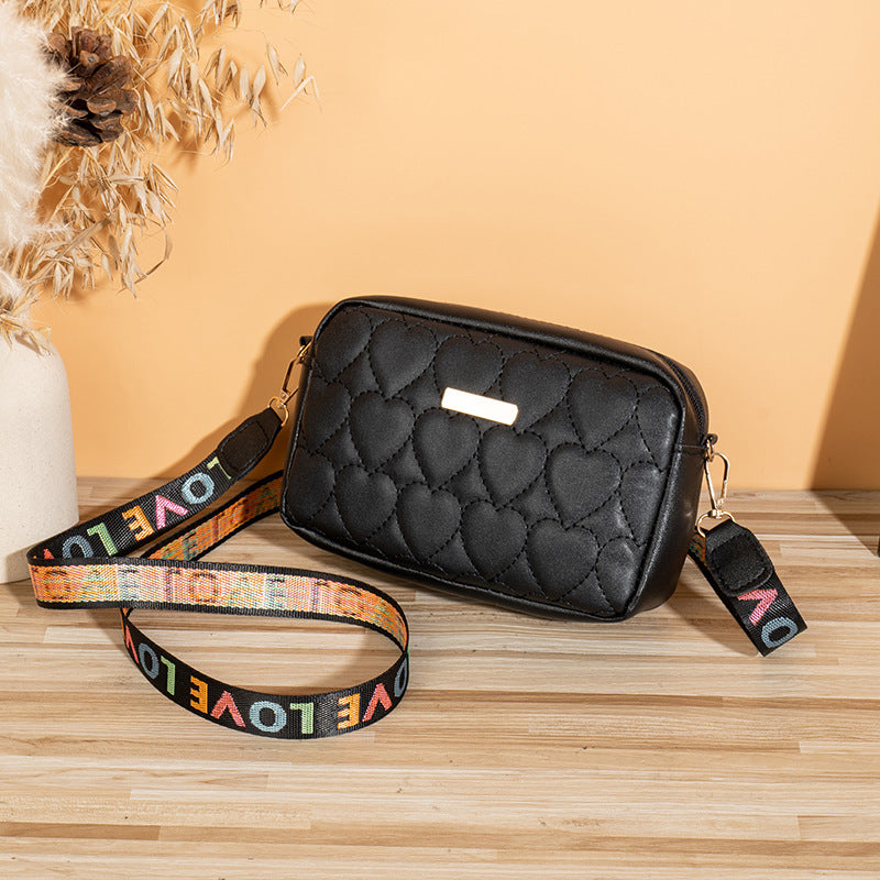 Chic Daily Heart Embroidered Bag – Fresh and Versatile Style