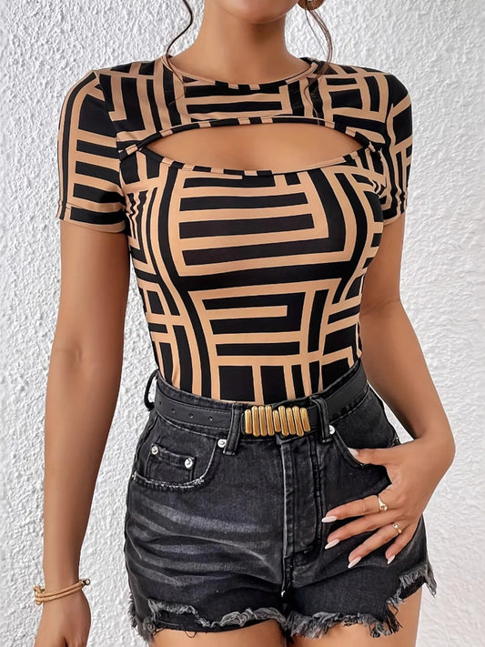 Close-up of the Geometric Print T-Shirt’s unique shoulder cutout

