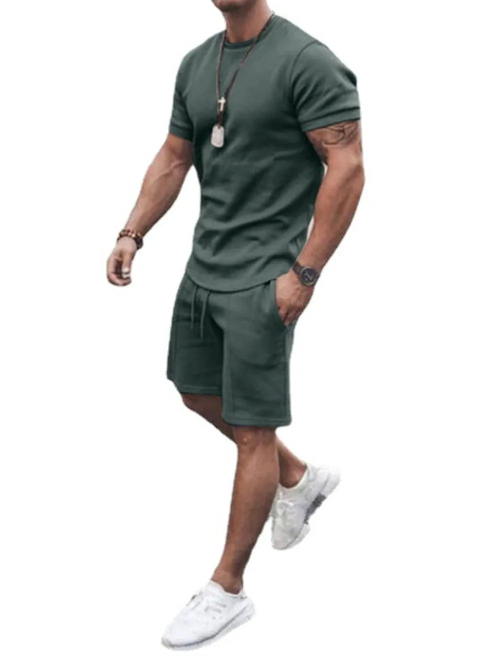 Back view of men’s plus size two-piece summer outfit

