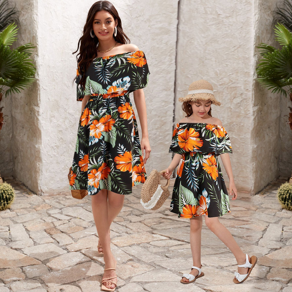 Family outfit set perfect for photos on the beach

