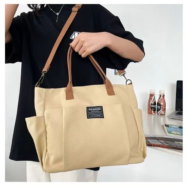 Horizontal Square Canvas Shoulder Bag – Effortless Urban Simplicity

