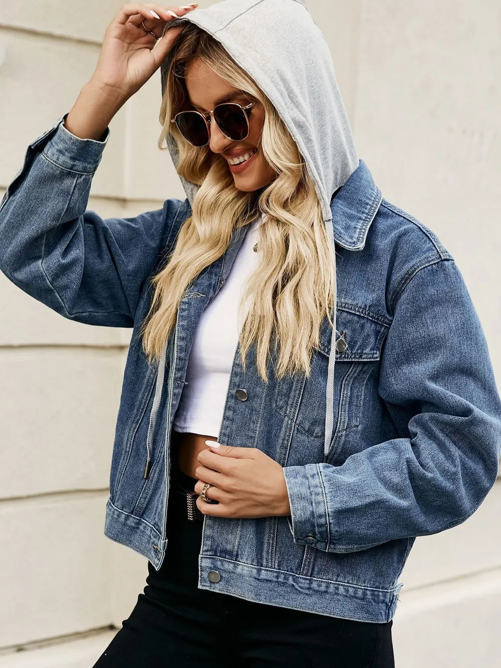 Laid-back look featuring a drawstring hem for shape control.

