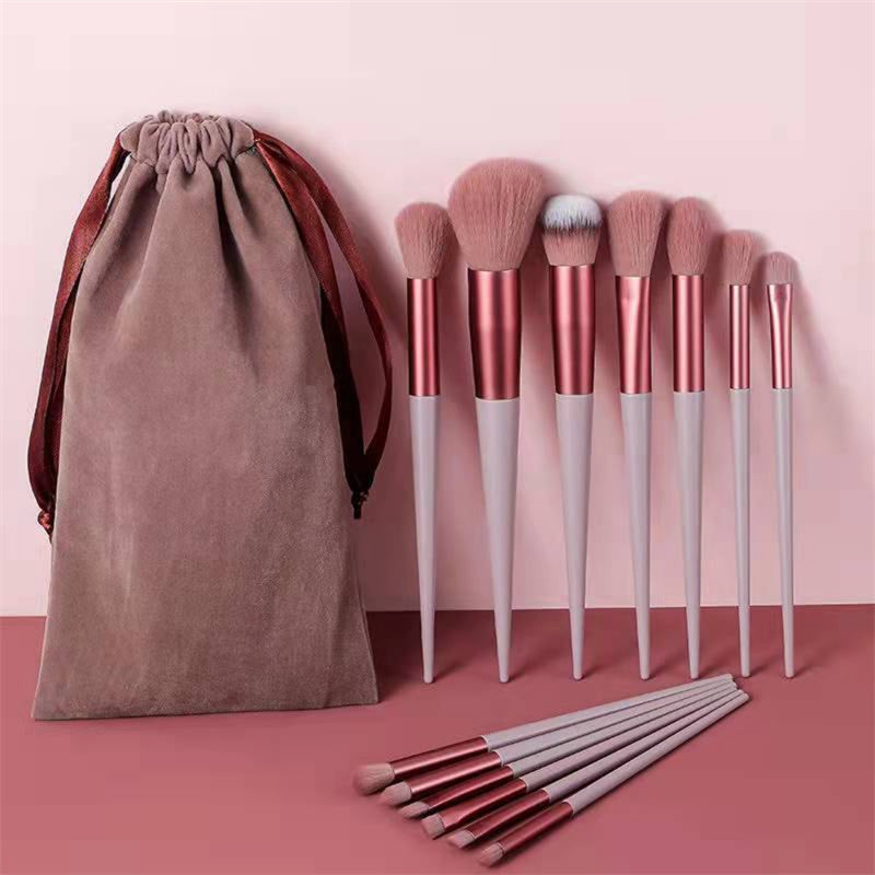 Makeup Artist's Favorite – Long Handle, Easy Grip Brushes

