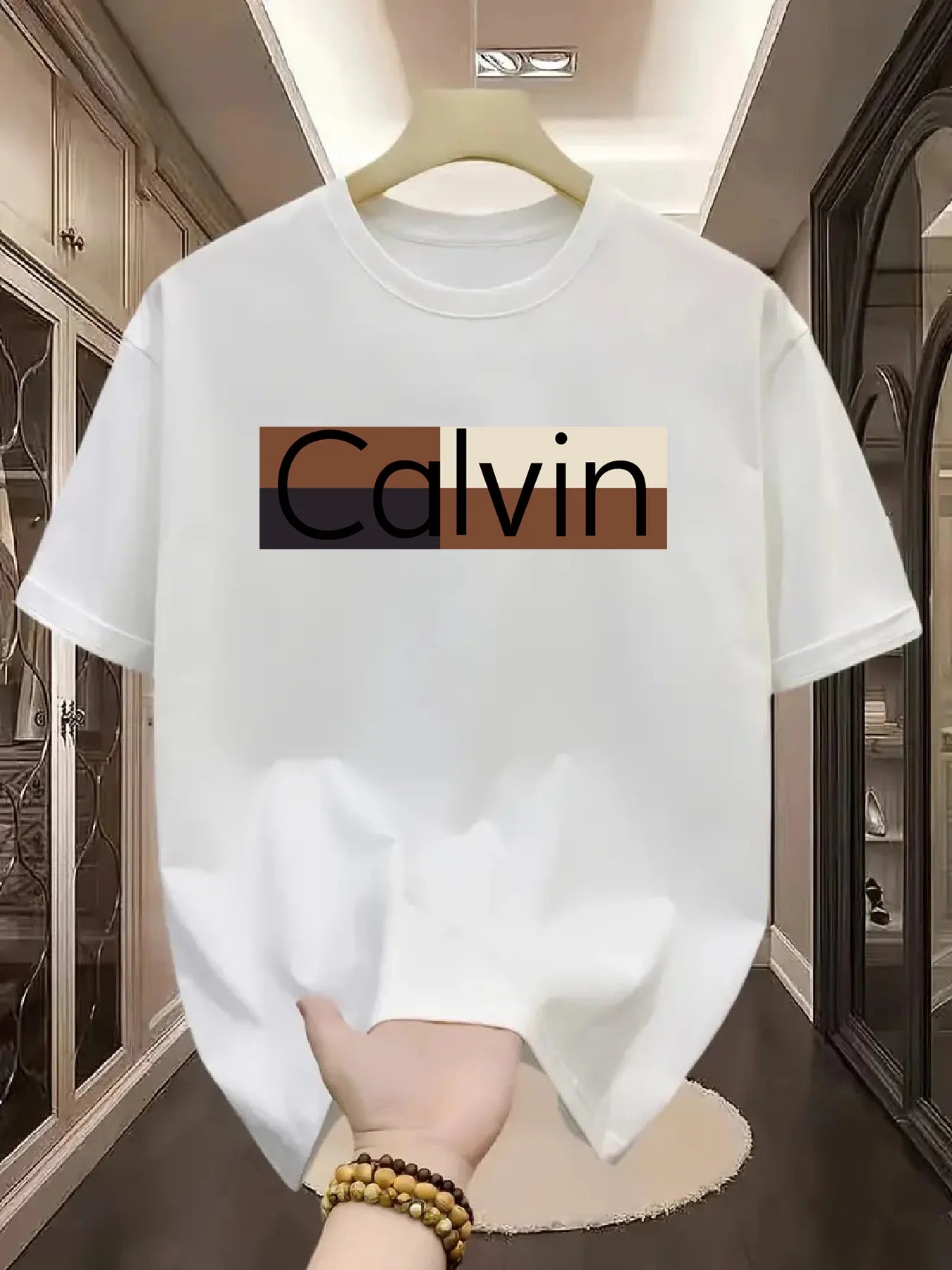 Perfect for shopping outings – 100% pure cotton Calvin pattern T-shirt in breathable summer fabric.