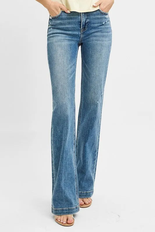 Plus Size Bootcut Jeans – Back Pockets & Whiskering Detail