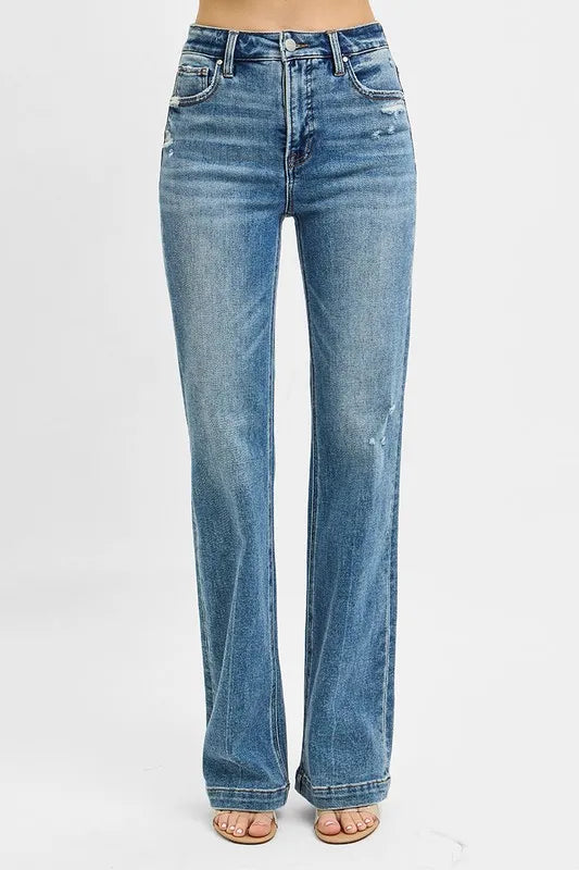 Plus Size Bootcut Jeans – Boot-Friendly Hem Close-Up