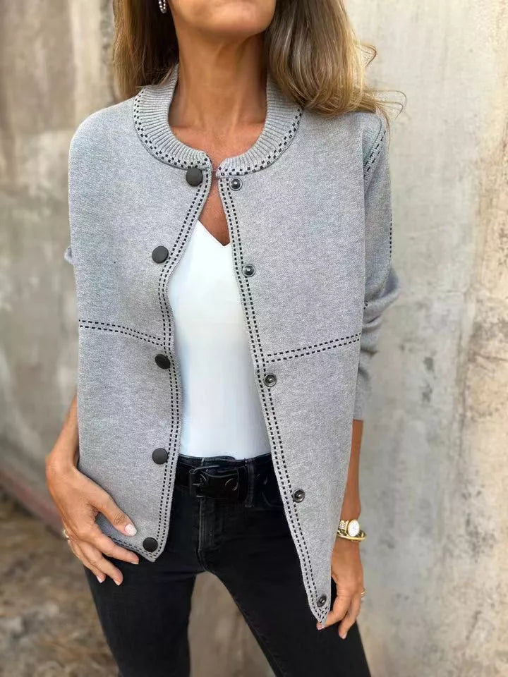 Plus size button up cardigan – lifestyle pose, everyday comfort and polished silhouette in S–5XL