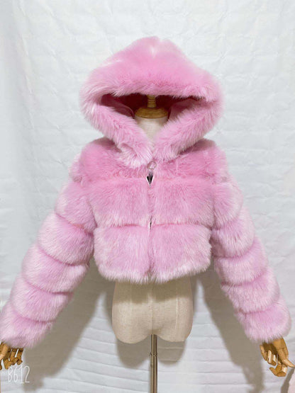 Pockets close-up – hooded faux fur coat, hidden storage