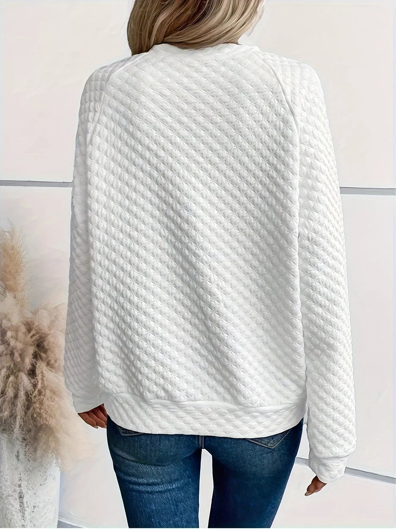 Relaxed fit women’s textured sweatshirt full body