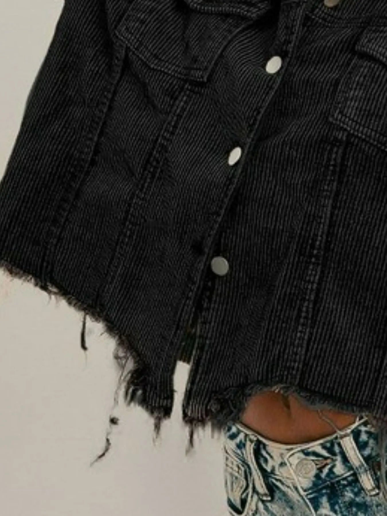 Retro-Inspired Women’s Jacket – BiBi Vintage Washed Corduroy with raw hem and casual elegance.