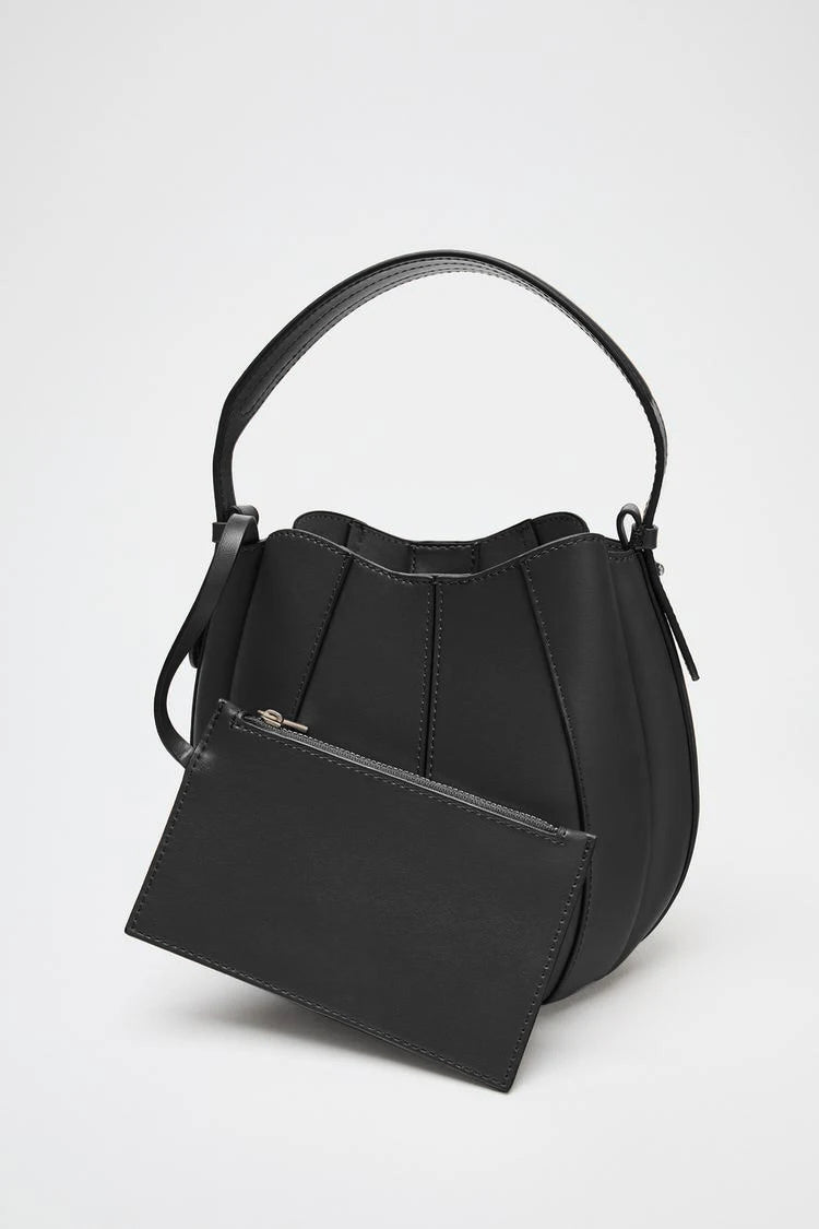 Fashionable Bucket Bag – Light, Versatile, Go Anywhere