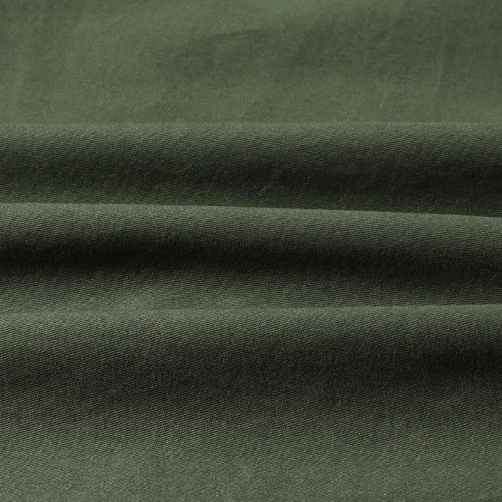 Original close-up of the army green shirt&