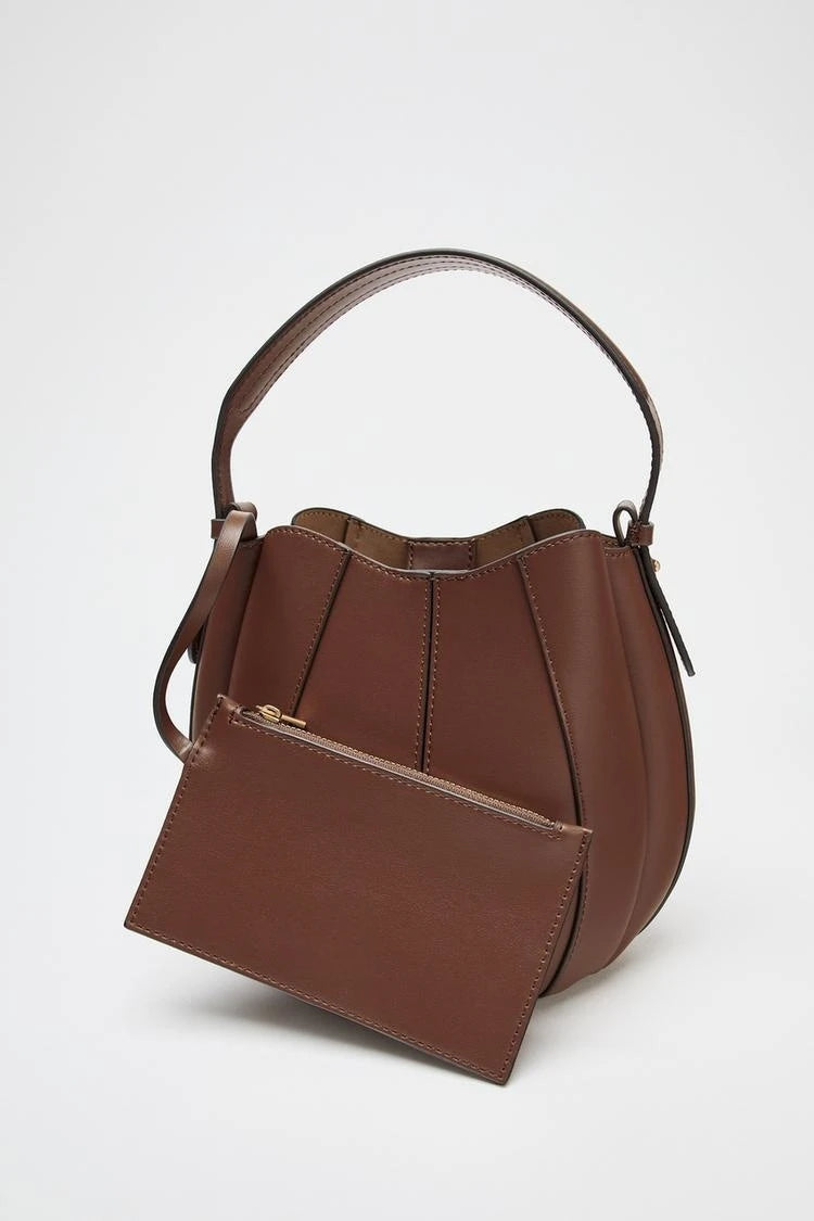 Fashionable Bucket Bag – Light, Versatile, Go Anywhere