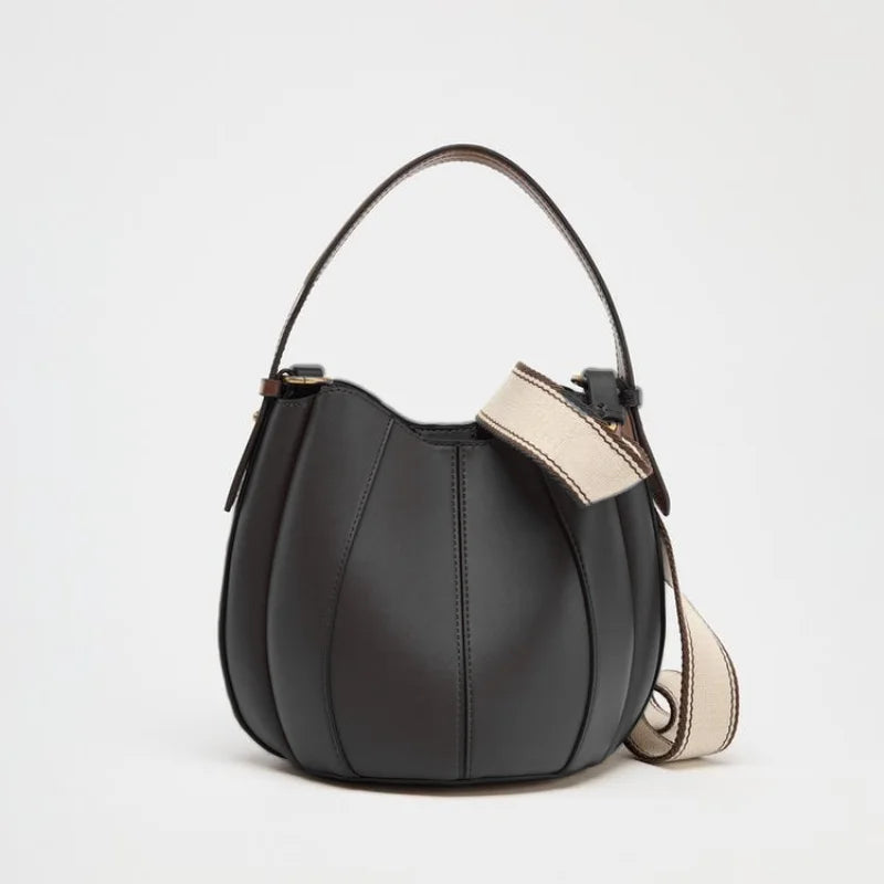 Fashionable Bucket Bag – Light, Versatile, Go Anywhere