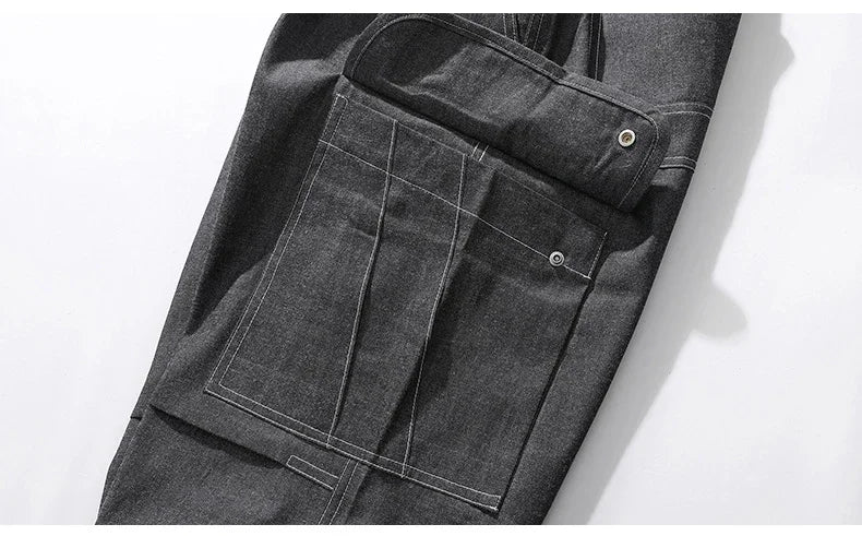 Original close-up of the black cargo joggers&