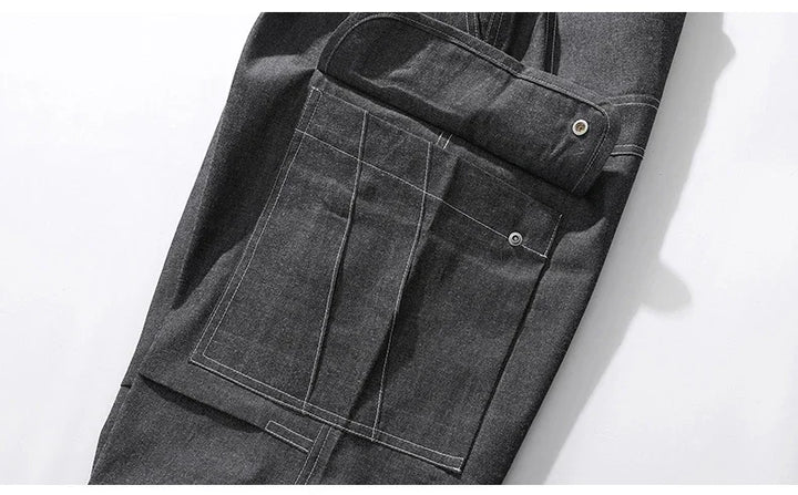 Original close-up of the black cargo joggers&