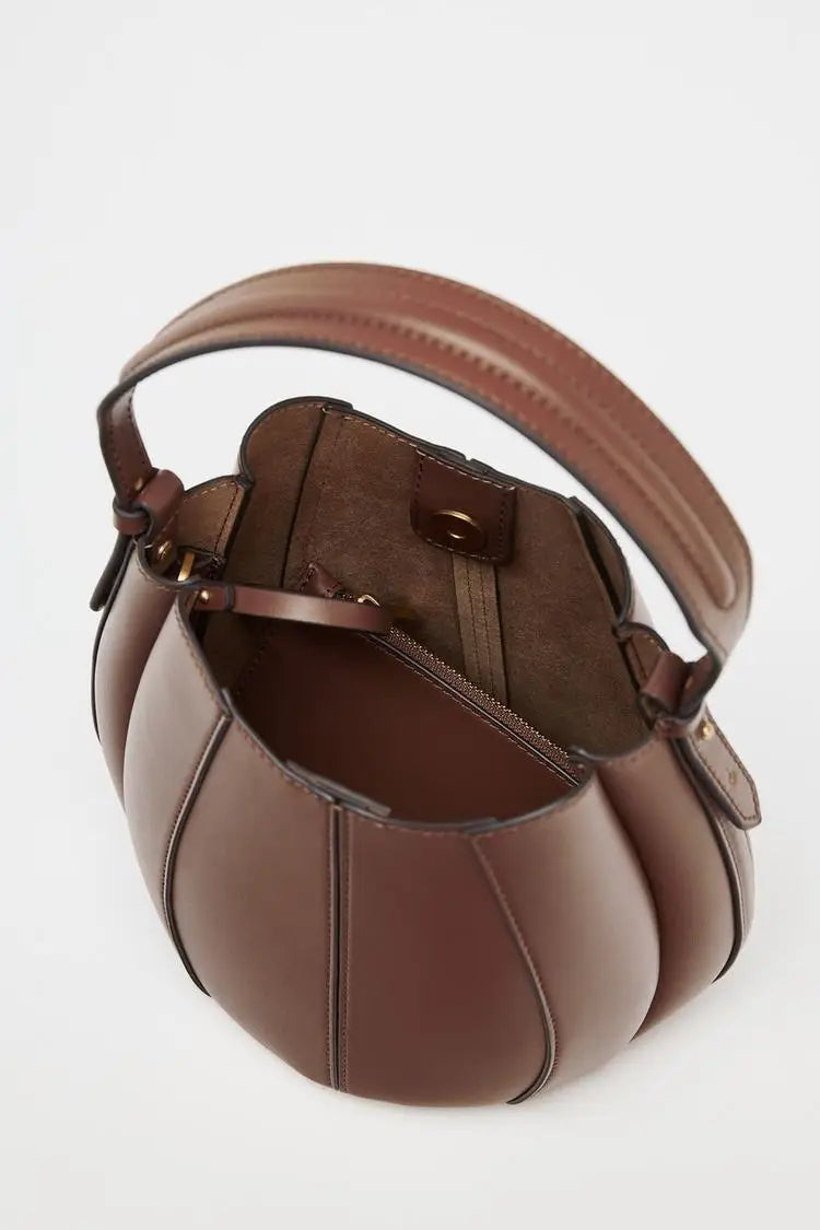 Fashionable Bucket Bag – Light, Versatile, Go Anywhere