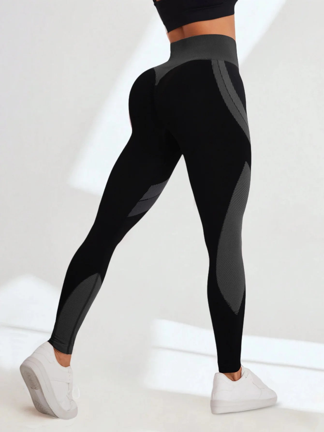 Seamless Yoga Leggings – Breathable Knit for Hot Yoga & HIIT