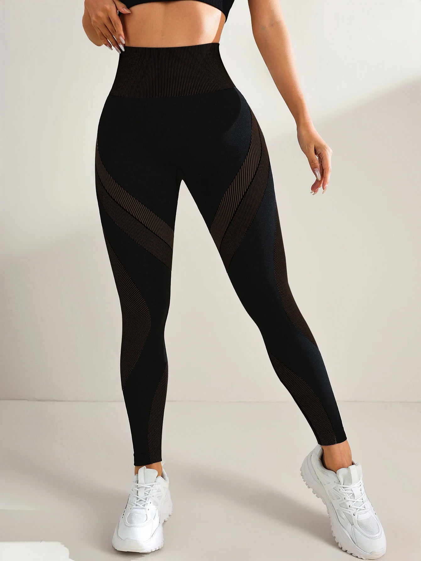 Seamless Yoga Leggings – No-Pocket Clean Look for Minimalists