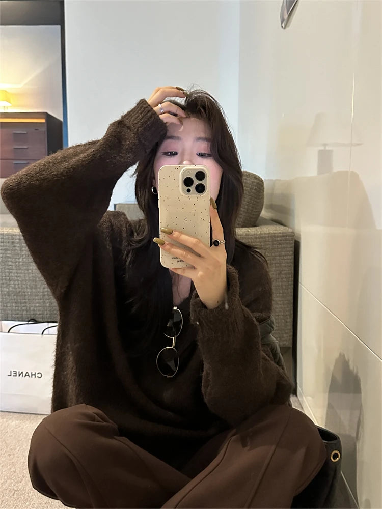 Women's V-Neck Minimalist   – Lightweight Comfort