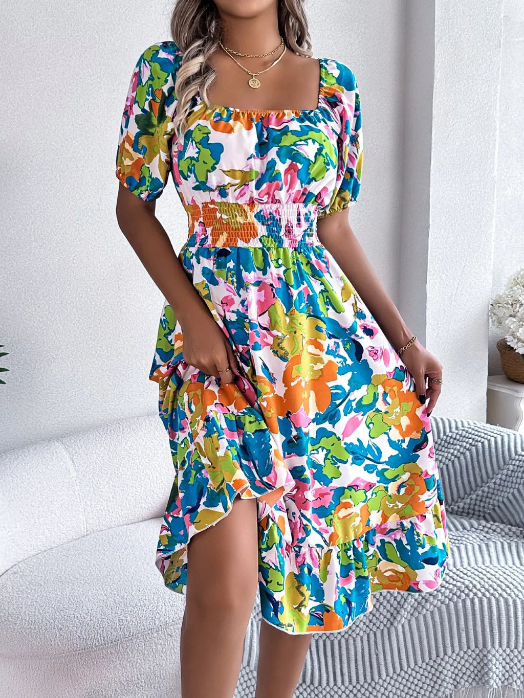 Side profile – smocked waist highlights the silhouette


