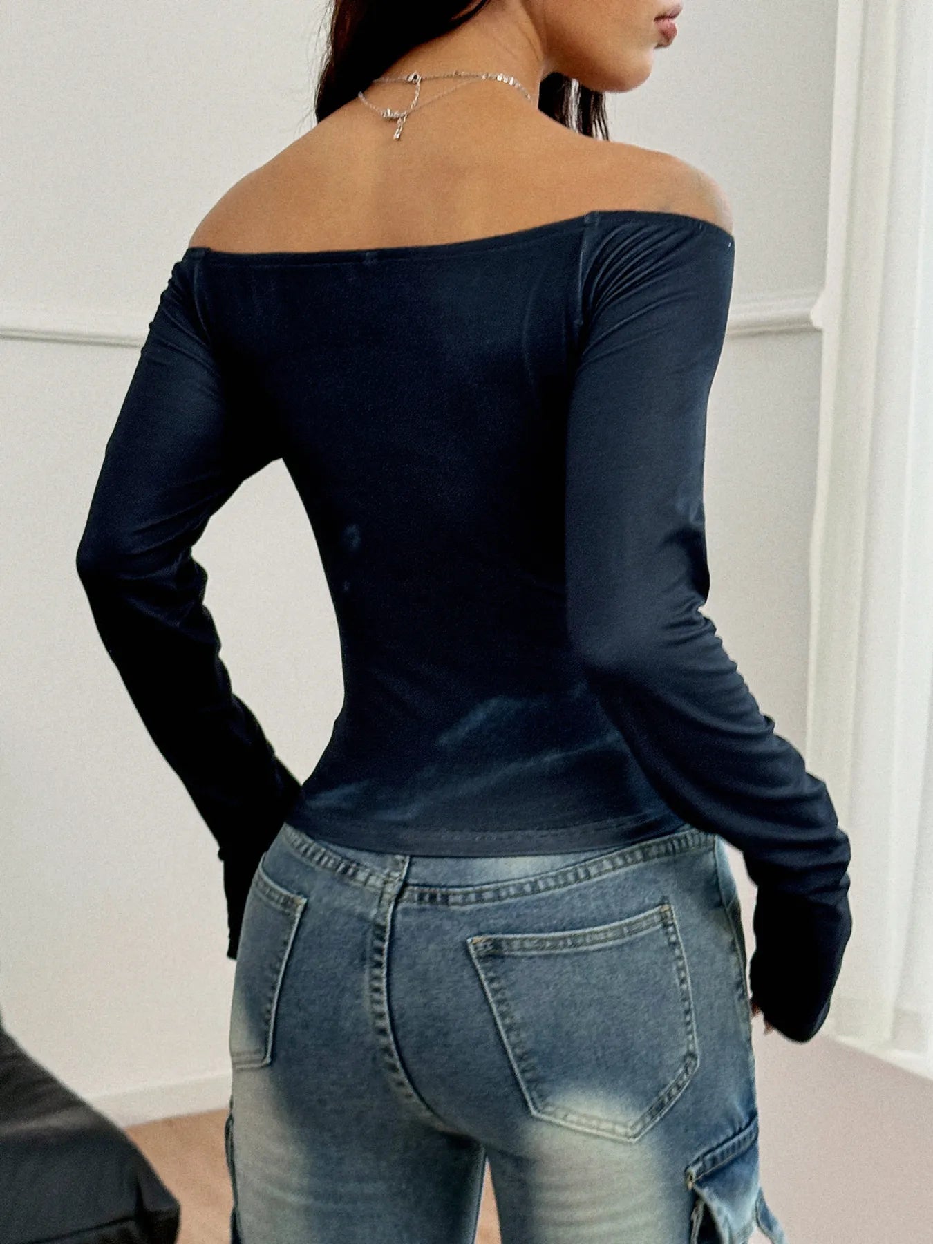 Street Style – Trendy Off-Shoulder Long Sleeve Tee in White

