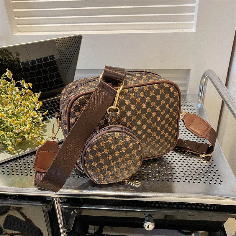 Street Trend Crossbody Bag with 3D Pocket Design

