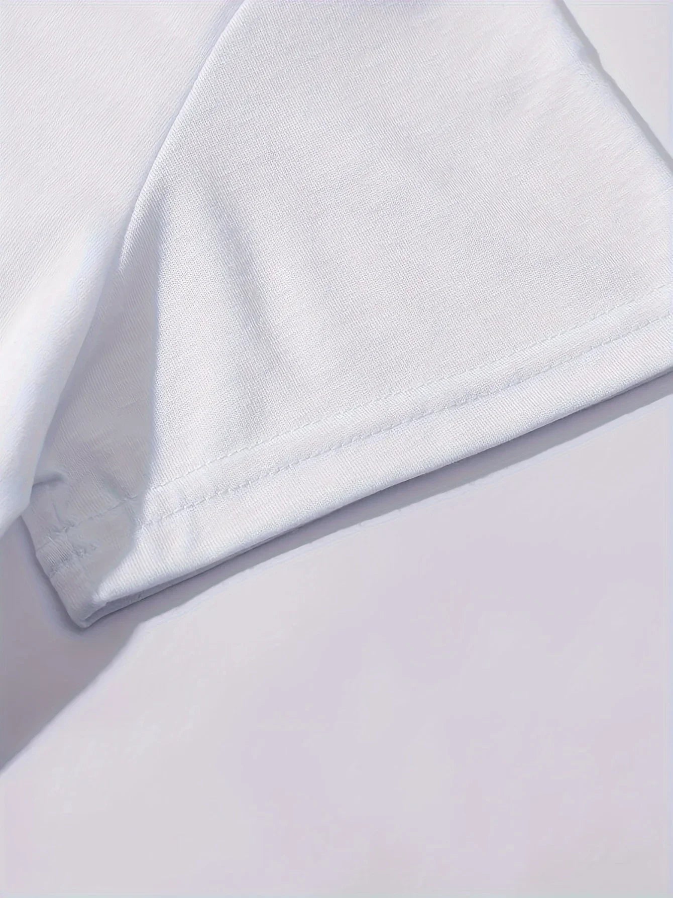 Street style shot – Paris T Shirt with blazer for effortless chic